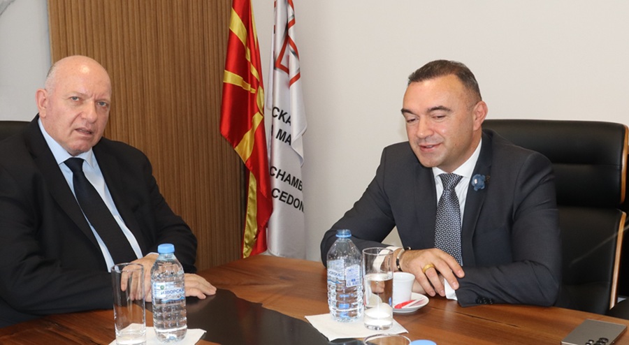 ПРОТОКОТ НА СТОКИ МЕЃУ МАКЕДОНИЈА И КОСОВО МОРА ДА СЕ НОРМАЛИЗИРА Азески и Рафуна побараа владите да го решат проблемот со сертификатите за храна