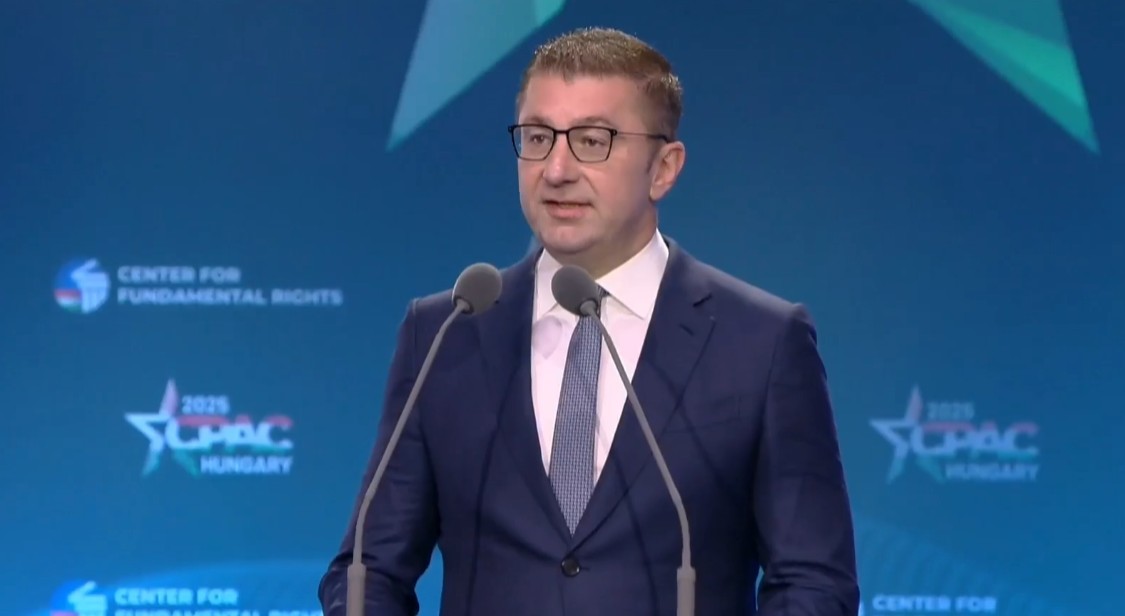 МИЦКОСКИ ОТКРИ УДАР ОД БРИСЕЛ, САКАЛЕ ДА НÈ ИЗБРИШАТ Македонскиот јазик не се допишува, тој се брани, рече премиерот