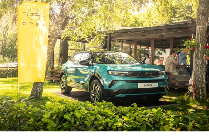 НОВАТА OPEL MOKKA ПРИСТИГНА ВО МАКЕДОНИЈА Атрактивниот SUV промовиран во зелената „Tropical Green“ боја