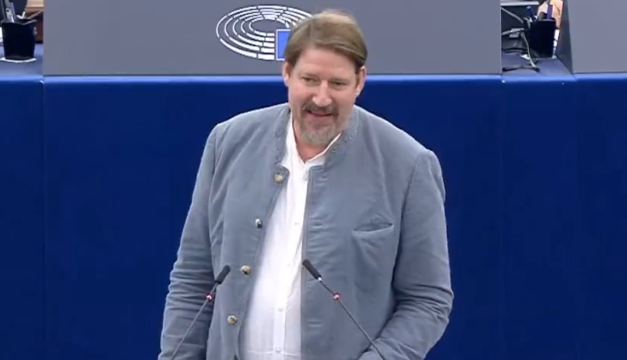 МАКЕДОНЦИТЕ СЕ МАКЕДОНЦИ Томас Вајц очекува поддршка за извештајот во Европскиот парламент