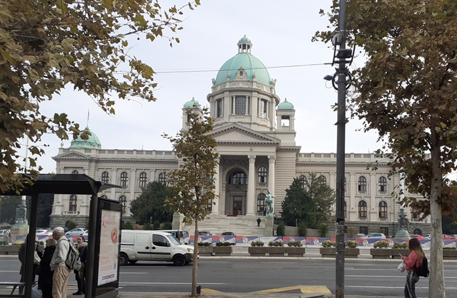 СТУДЕНТИТЕ ГО БЛОКИРААТ БЕЛГРАД, ВУЧИЌ ЈА СОБИРА ВЛАДАТА ВО КРУШЕВАЦ Србија денеска го слави Видовден