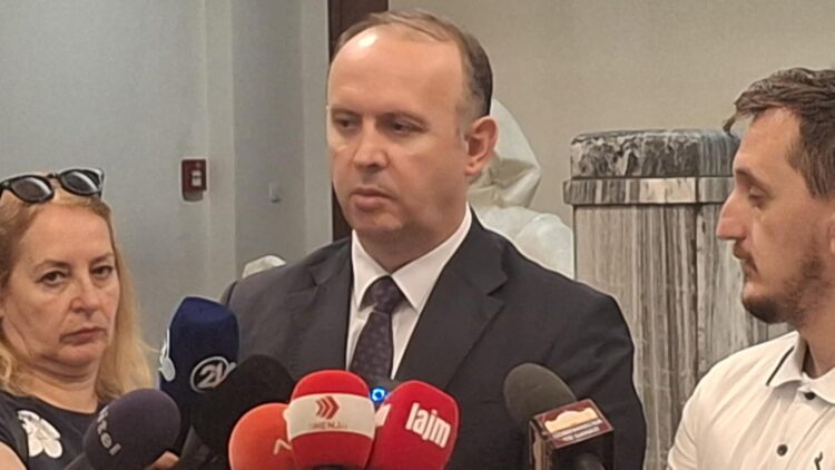 НЕ РАЗМИСЛУВА ЗА ОСТАВКА ОД ФУНКЦИЈАТА ПРЕТСЕДАТЕЛ НА СОБРАНИЕТО Гаши ги отфрли шпекулациите дека се влошени односите во Вреди
