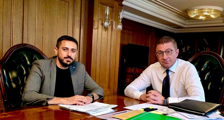 ПЕТАР БОГОЈЕСКИ ЌЕ ПРЕЗЕМЕ ФОТЕЛЈА ВО ДРУГА ВЛАДИНА ИНСТИТУЦИЈА На средба со Мицкоски била договорена прераспределба на позиции