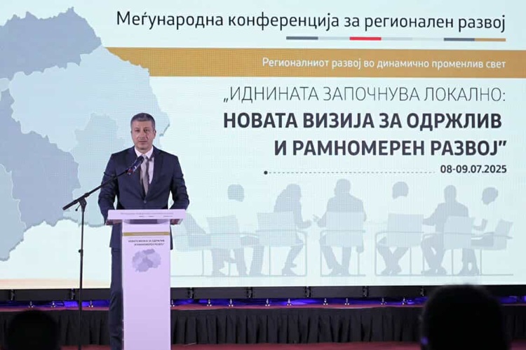 ПЕРИНСКИ ЈА НАЈАВИ НОВАТА ЕРА НА РАМНОМЕРЕН РАЗВОЈ Министерот вели дека градот и селото ќе напредуваат заедно