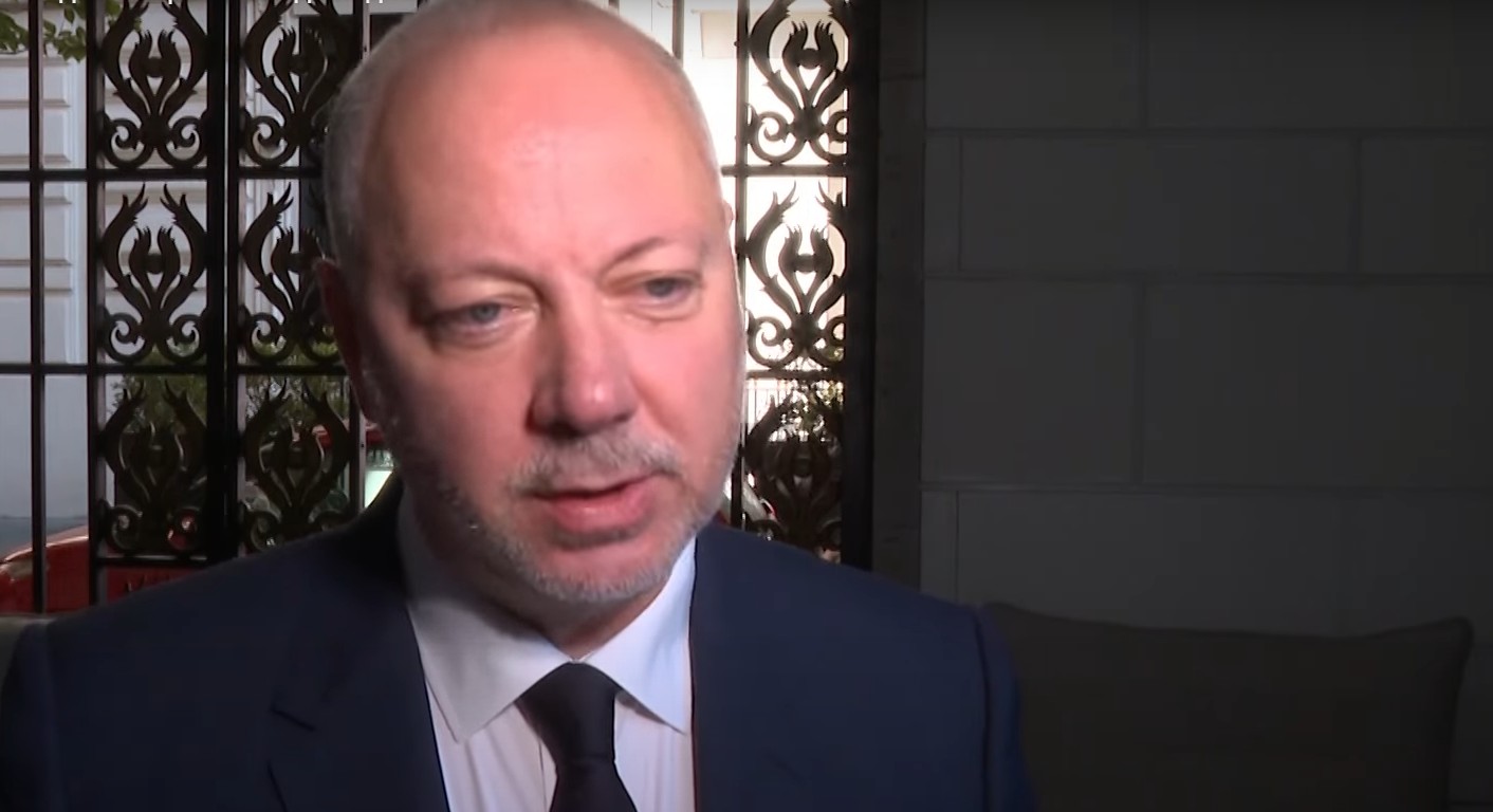 БАЈ ГАЊО ЌЕ НИ ПРОСТИ ШТО НÈ ТЕПАЛ Само Мицкоски треба да се извини?!