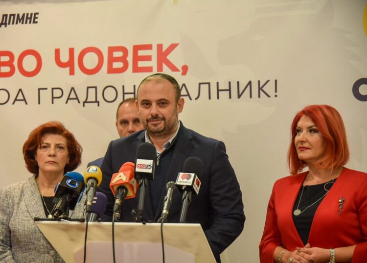 СУБВЕНЦИОНИРАН ОБРОК ЗА СЕКОЈ СРЕДНОШКОЛЕЦ Училиштата ќе произведуваат струја со фотоволтаици на покривите