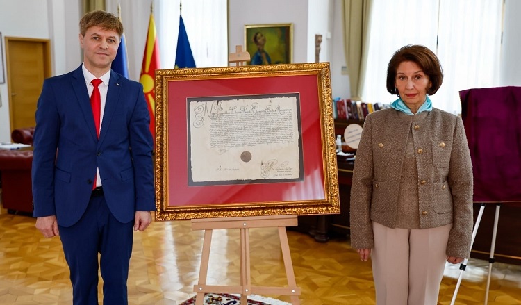 МАКЕДОНЦИ ВО ХАБЗБУРШКА КРАЛСКА ПОВЕЛБА ОД 1690 ГОДИНА Сиљановска-Давкова доби копија од документот откриен во Воениот архив во Виена