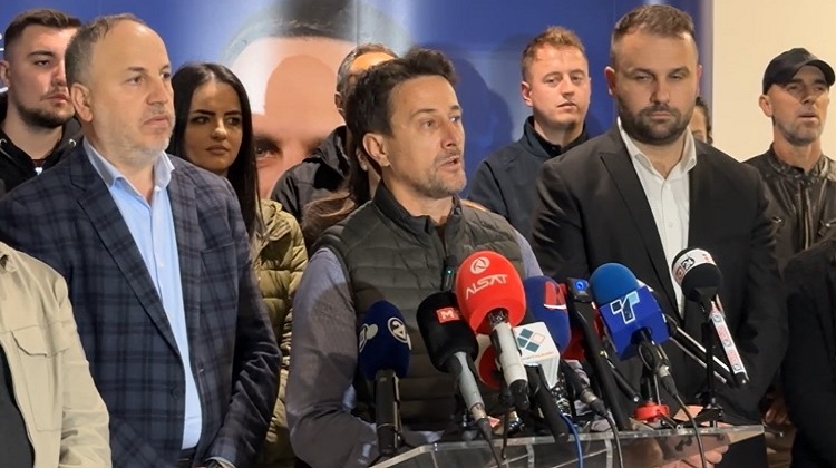 ВРЕДИ Е ВТОРА ПОЛИТИЧКА СИЛА ВО МАКЕДОНИЈА Му порача на Али Ахмети да си поднесе оставка