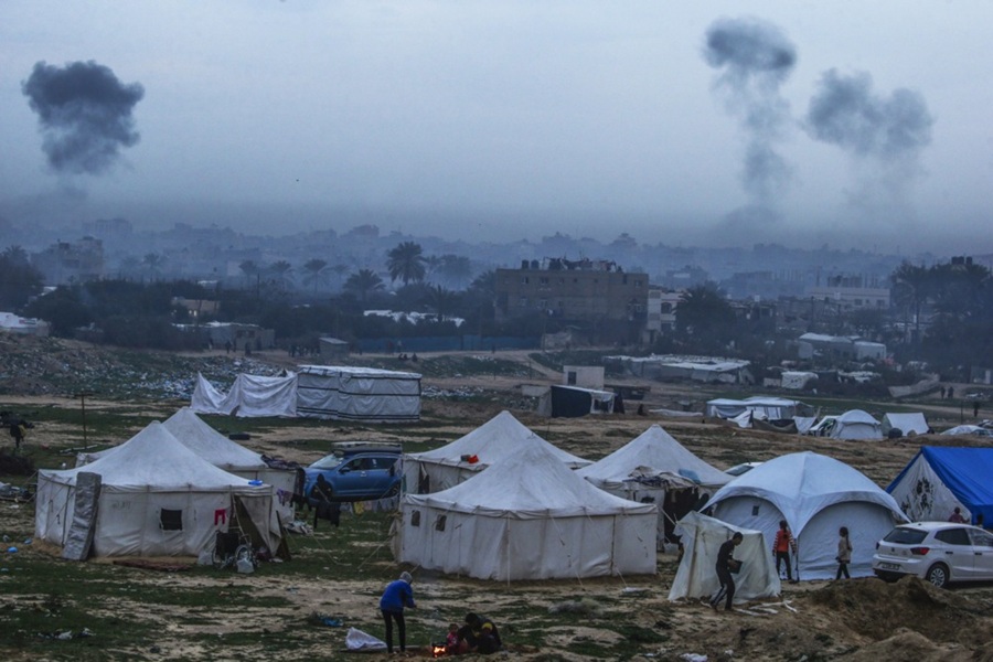 ВО МАКЕДОНИЈА НЕМА ДА СЕ ГРАДАТ БЕГАЛСКИ КАМПОВИ Милошоски вели тоа го потврдува во изјава и британскиот амбасадор во земјава