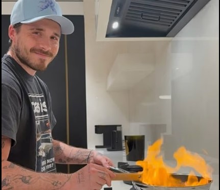 ОД СЕГА САМО ПРЕКУ АДВОКАТИ! Бруклин Бекам побарал родителите да го контактираат само преку неговите правни застапници