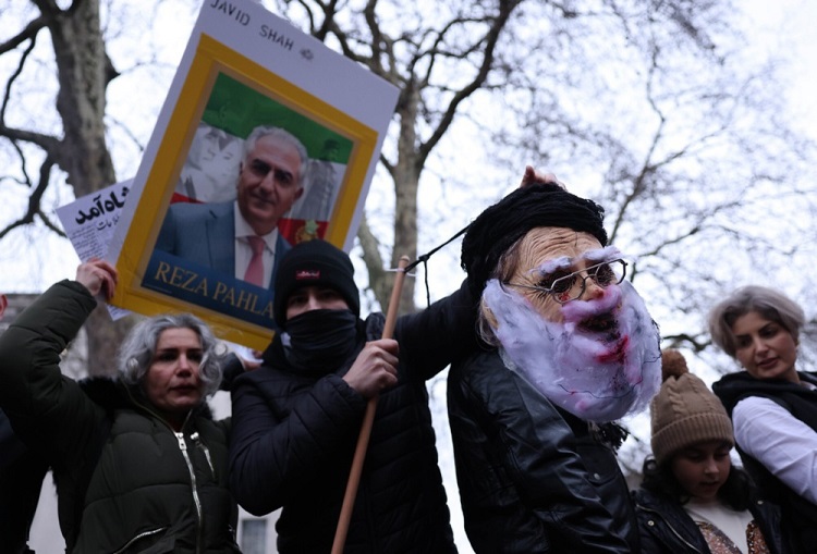 БРОЈОТ НА ЖРТВИ ВО ИРАН НАДМИНА 500 Приведени се повеќе од 10.600 лица