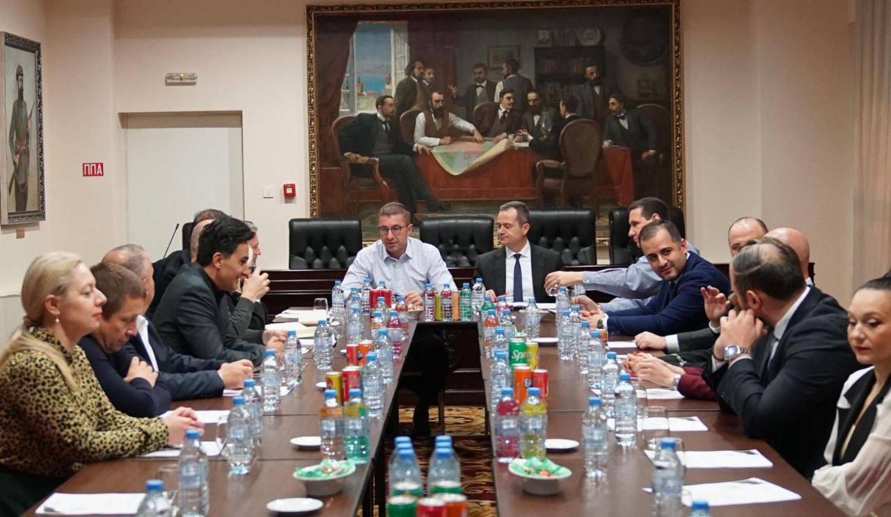 📷 ВМРО-ДПМНЕ ИЗБРА НОВИ ПРЕТСЕДАТЕЛИ НА ПАРТИСКИ КОМИСИИ Клековски, Тошковски и Перински добија клучни улоги