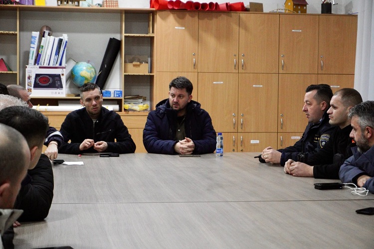 ВО ОПШТИНА САРАЈ ПОПЛАВЕНИ ПОВЕЌЕ ОД 30 КУЌИ Од ЦУК велат дека зафатените објекти се целосно расчистени