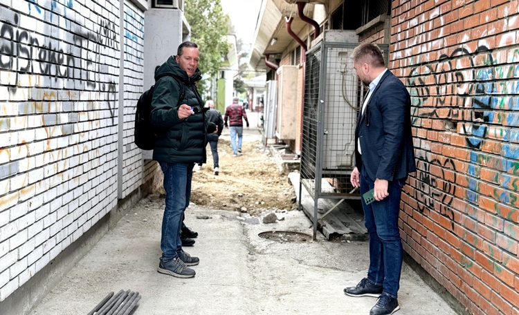 МЕСТО ЗА СЕМЕЈСТВА, ШАХ И ДЕТСКО ИГРАЛИШТЕ Трговскиот центар во Лисиче ќе добие нов и модерен изглед