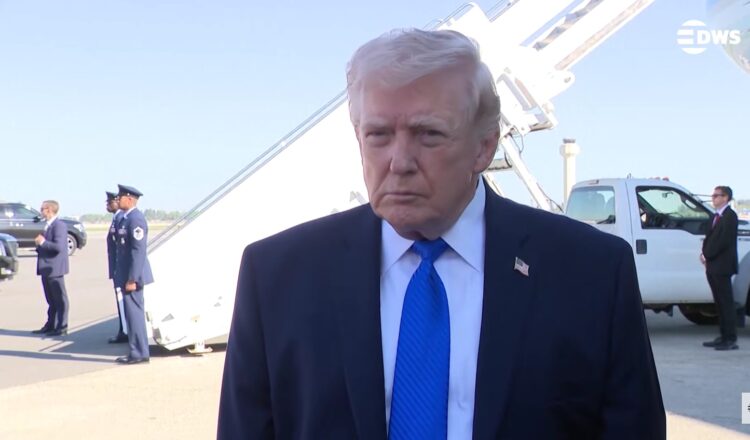 ЈАС И СЛЕДНИОТ АЈАТОЛАХ МОЖЕМЕ ДА ГО КОНТРОЛИРАМЕ ОРМУСКИОТ ТЕСНЕЦ Трамп очекува САД да постигнат договор со Иран