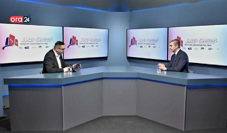 ПРОБЛЕМОТ СО ЈАЗИЦИТЕ ЗА ПРАВОСУДНИОТ ИСПИТ ГО ПРОИЗВЕДЕ ДУИ Мицкоски вели дека Албанците биле изманипулирани