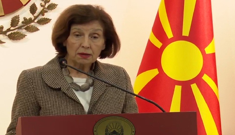 НЕМА ЗАКАНА ЗА БЕЗБЕДНОСТА НА МАКЕДОНИЈА Претседателката уверува дека состојбата е стабилна