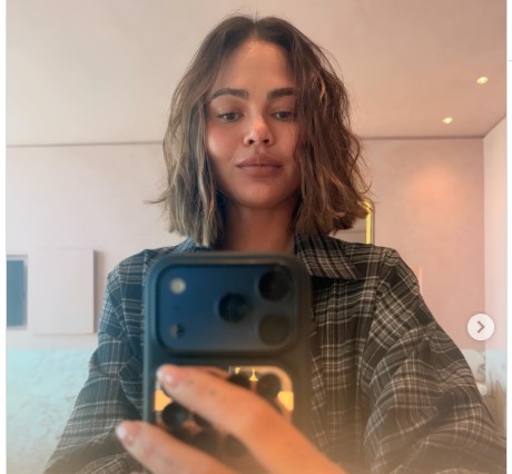 КРИСИ ТAЈГЕН ПОСЕГНА ПО ОЗЕМПИК ПО ЖИВОТНАТА ТРАГЕДИЈА Поранешната манекенка денес е мајка на 4 деца и изгледа подобро од кога било