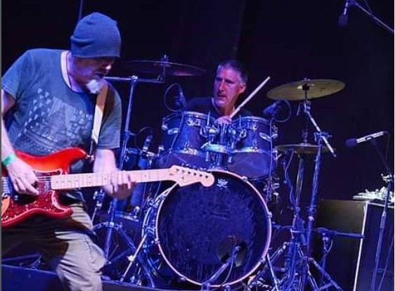 НА 66 ГОДИНИ ПОЧИНА ГИТАРИСТОТ НА АТОМСКО СКЛОНИШТЕ Хрватската радио-водителка и актерка емотивно се збогуваше со својот татко