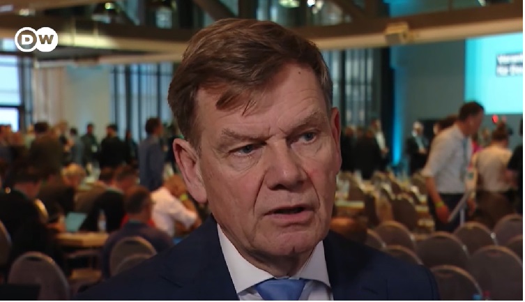 ШЕФОТ НА ГЕРМАНСКАТА ДИПЛОМАТИЈА БАРА ДА СЕ УКИНЕ ВЕТОТО ВО ЕУ Решението е одлучување со квалификувано мнозинство