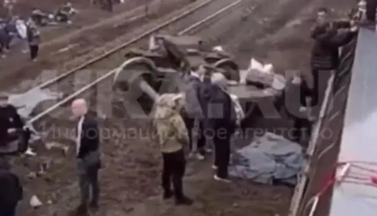 📽️ 35 ПОВРЕДЕНИ ВО ЖЕЛЕЗНИЧКА НЕСРЕЌА Се превртеа двокатни вагони во Русија