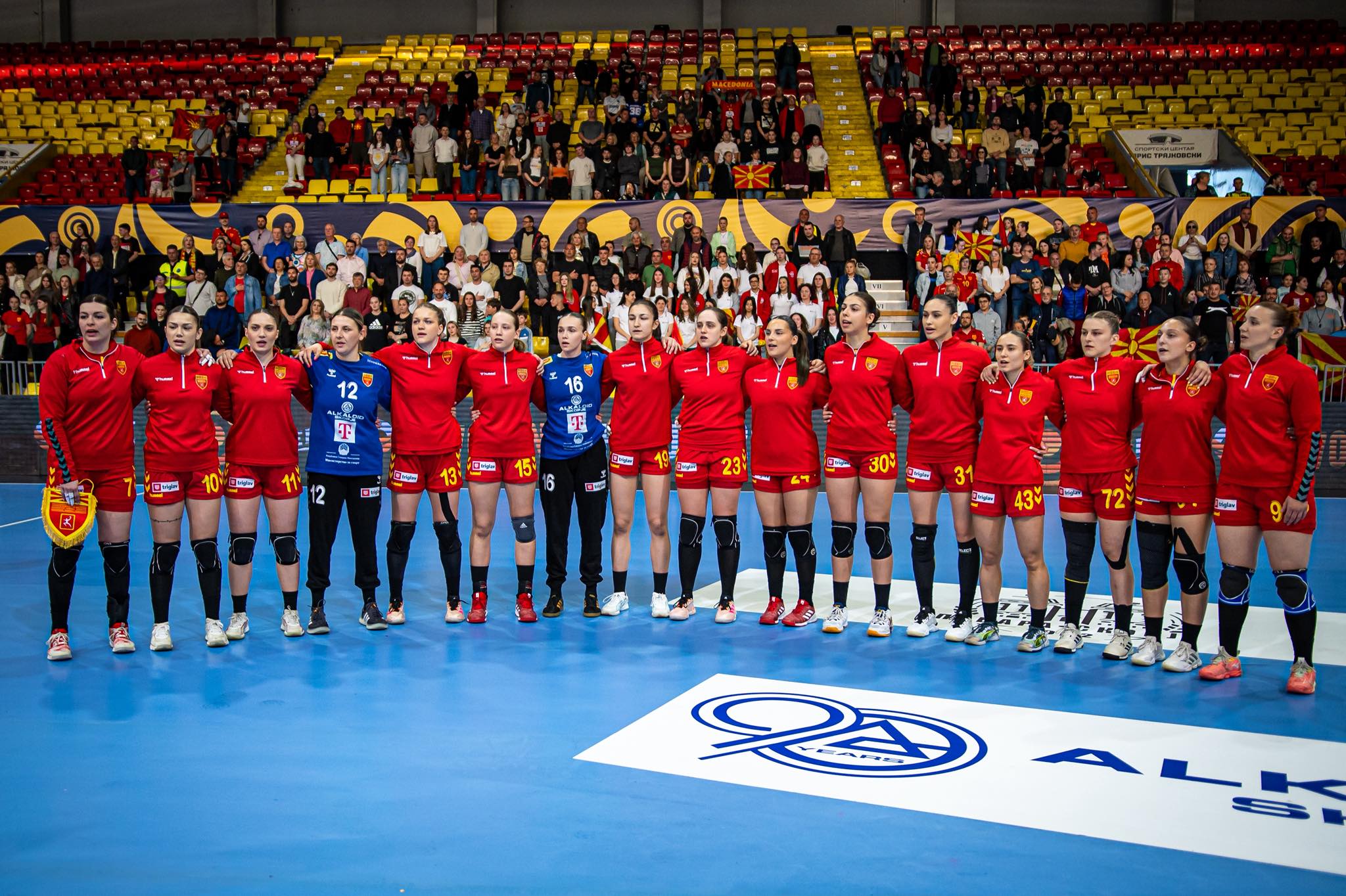 ПОРАЗОТ НЕ ГИ СОПРЕ МАКЕДОНСКИТЕ РАКОМЕТАРКИ Третото место донесе билет за ЕУРО2026