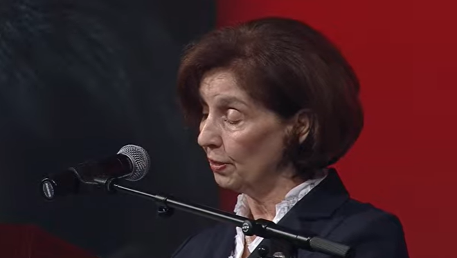 ТЕХНИЧКАТА ВЛАДА Е НЕУСТАВНА, НЕ Е ЛОШО ДА ДЕБАТИРАМЕ ЗА ТОА Сиљановска Давкова смета дека двојно државјанство не треба да има ниту претседател, ниту министри