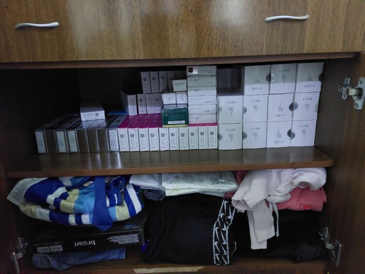 УАПСЕНИ 14 ЛУЃЕ, КРИВИЧНИ ПРИЈАВИ ЗА 19 ФИЗИЧКИ И ЗА 6 ПРАВНИ ЛИЦА Четворица лекари вбризгувале фалсификуван ботокс и хилурон