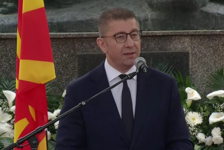 НЕМА ПАЗАР СО ИДЕНТИТЕТОТ, ЧЕСТА НЕМА ЦЕНА Мицкоски повика на обединување за подобра Македонија