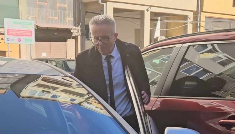 ПРЕТСЕДАТЕЛОТ НА ГОСТИВАРСКИОТ СУД ОСТАНА БЕЗ ПАСОШ Елјеса Алији е осомничен за поткуп и противзаконито влијание