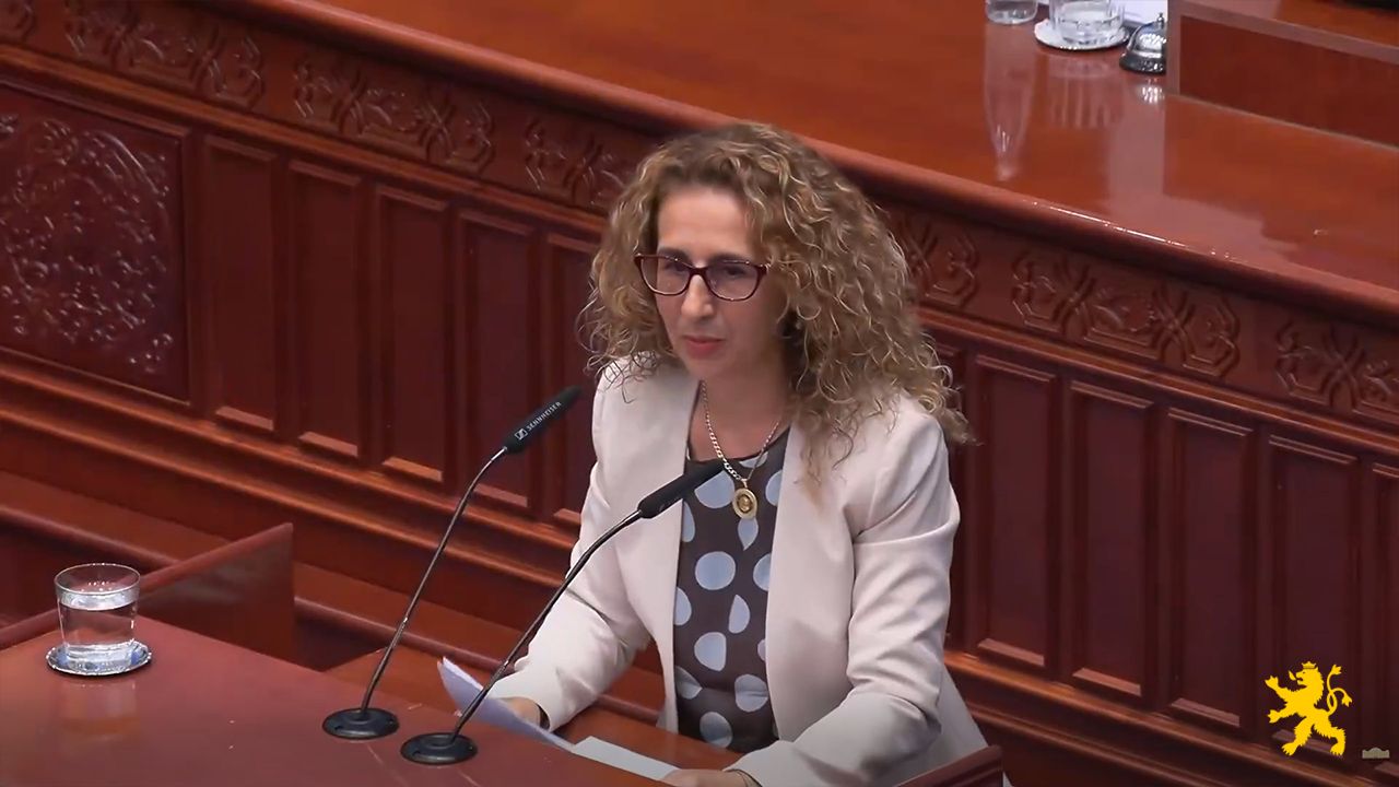 ЗАБОРАВИВТЕ ДЕКА ВО ВАШЕ ВРЕМЕ ИМАШЕ ПРОТЕСТИ И НЕИСПЛАТЕНИ ПЛАТИ? Жестока собраниска расправија за барањето за интерпелација за Трипуновски