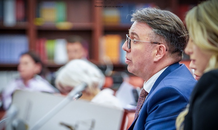 НАД 30 РЕФОРМСКИ ЗАКОНИ ЗА ДВЕ ГОДИНИ Министерот Филков ја обвини опозицијата за блокади и опструкции