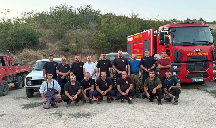 ПО ТРИ ДЕНА БОРБА, ИЗГАСНАТ ПОЖАРОТ КАЈ РАЕЦ Јанчев им се заблагодари на сите што го гаснеа